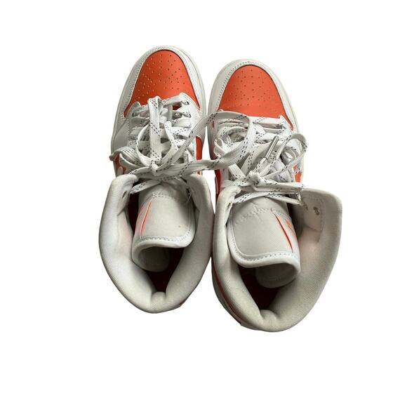 Air Jordan 1 Mid SE Women's 6.5 in Bright Citrus - Picture 6 of 7